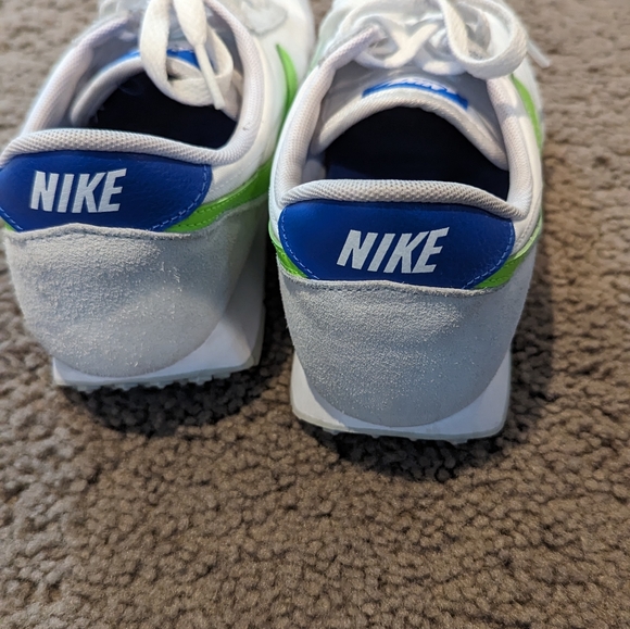 Size 6 Nike DBREAK - Picture 4 of 5